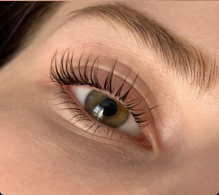 Wimpernlifting München — gelifteter Wimpernschwung als Endergebnis
