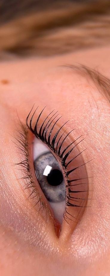 Wimpernlifting München seitlich — nachher